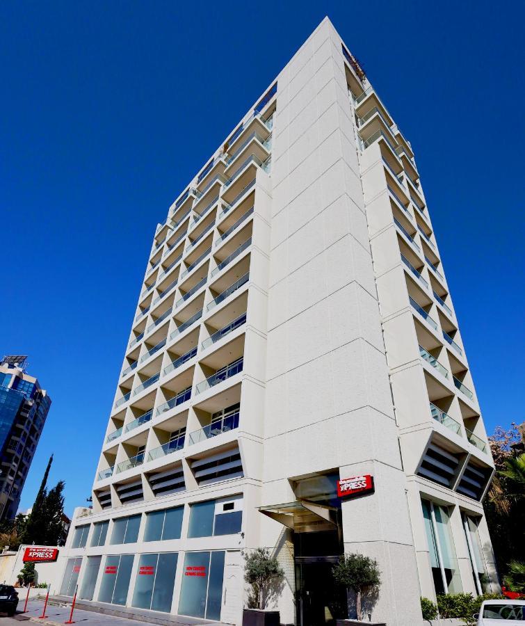 The Smallville Xpress Beirute Exterior foto